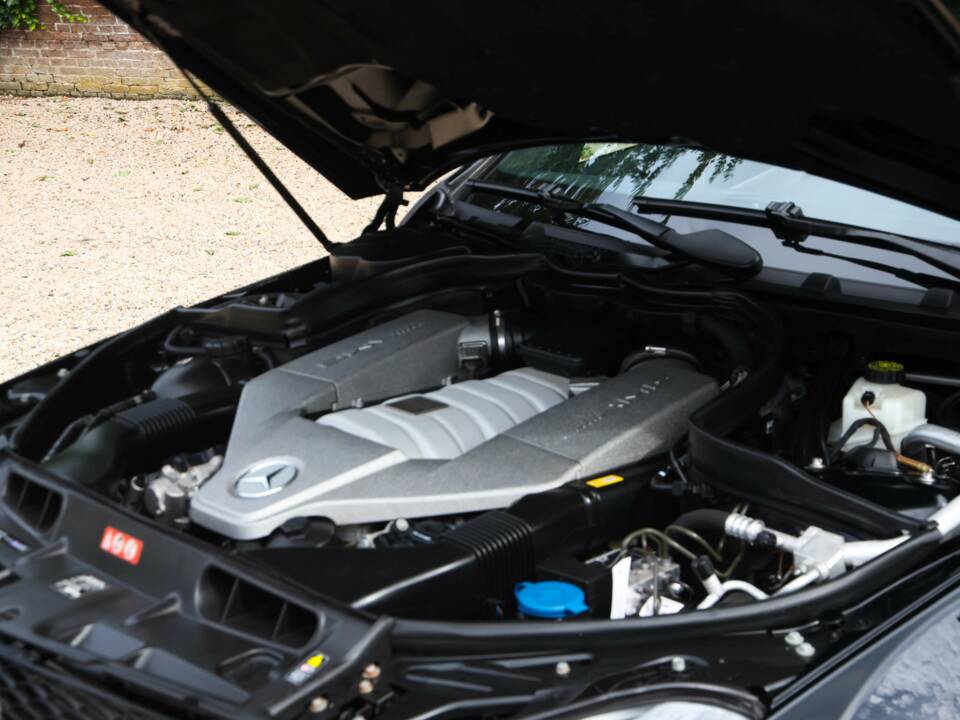 Image 18/50 of Mercedes-Benz C 63 AMG (2012)