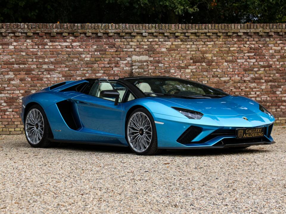 Image 30/50 of Lamborghini Aventador S (2018)