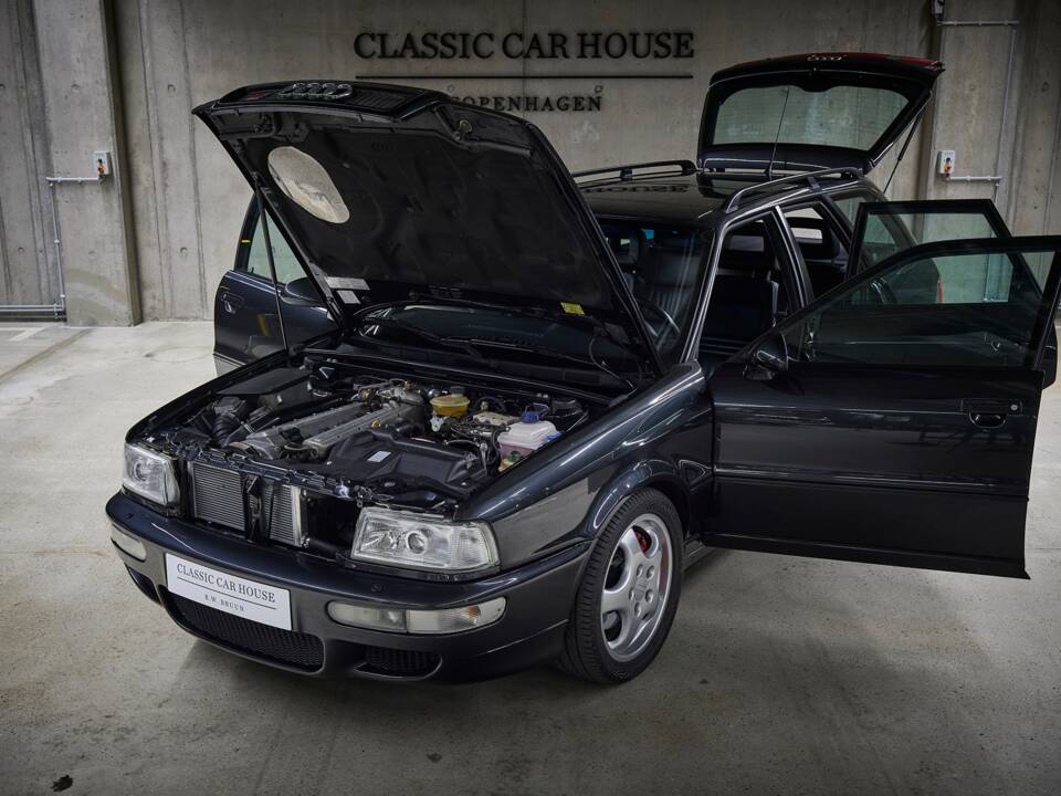 Image 75/99 of Audi RS2 Avant (1994)