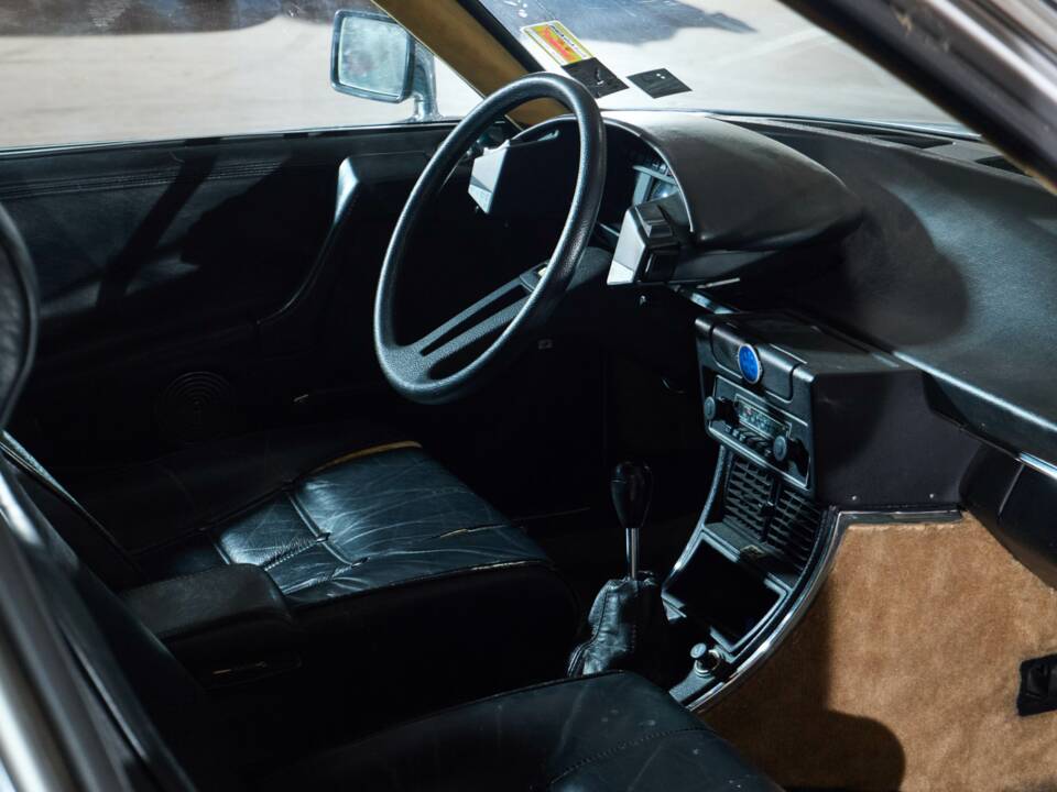 Afbeelding 35/47 van Citroën CX Prestige injection (1982)