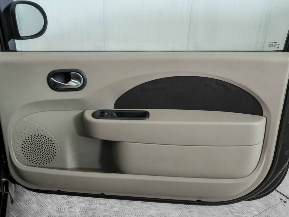 Bild 32/41 von Renault Twingo 1.2 16V (2008)