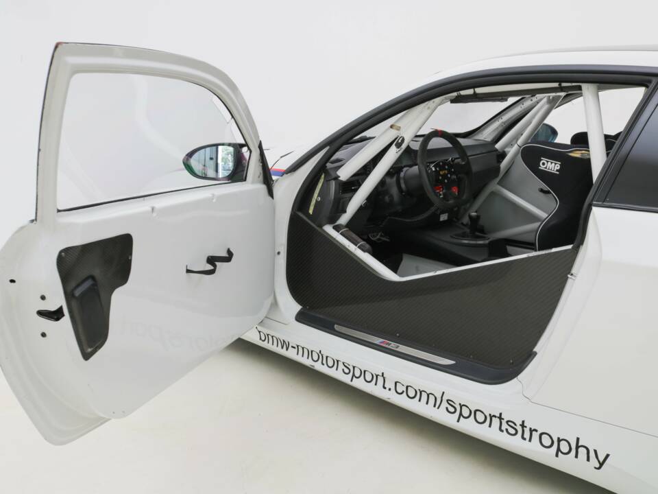 Obraz 14/21 pojazdu BMW M3 (2009)