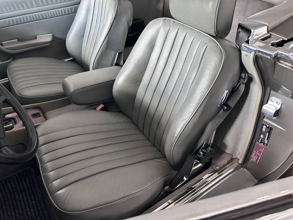 Image 10/37 of Mercedes-Benz 560 SL (1986)