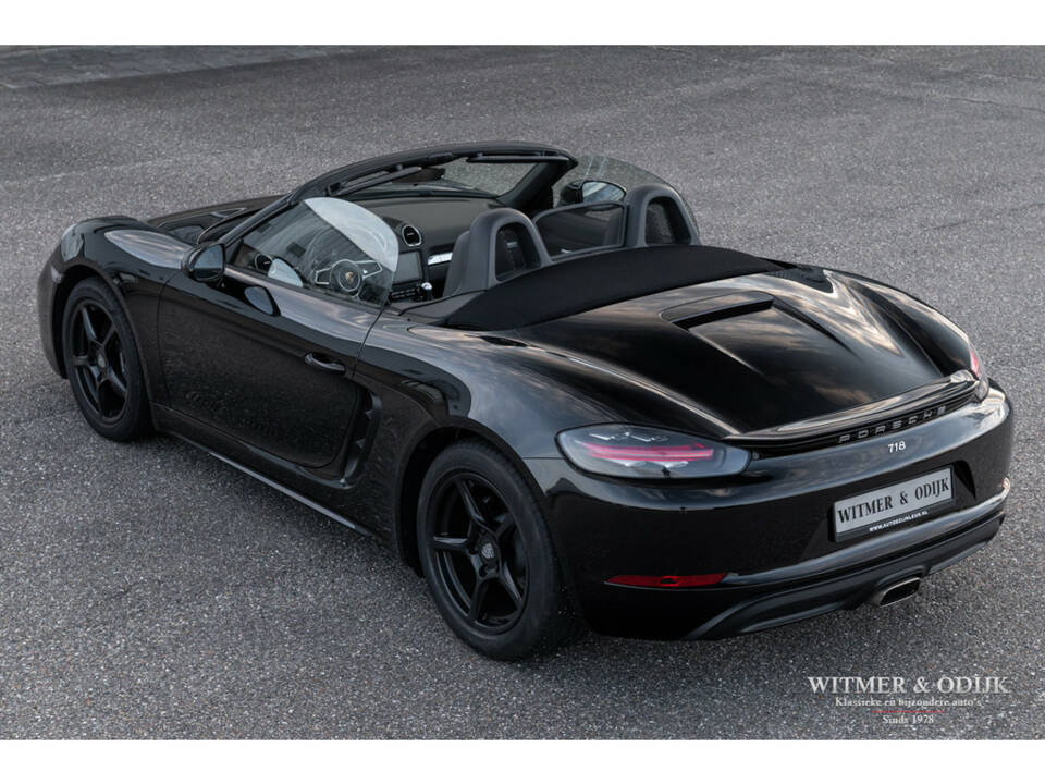 Image 17/30 of Porsche 718 Boxster (2016)