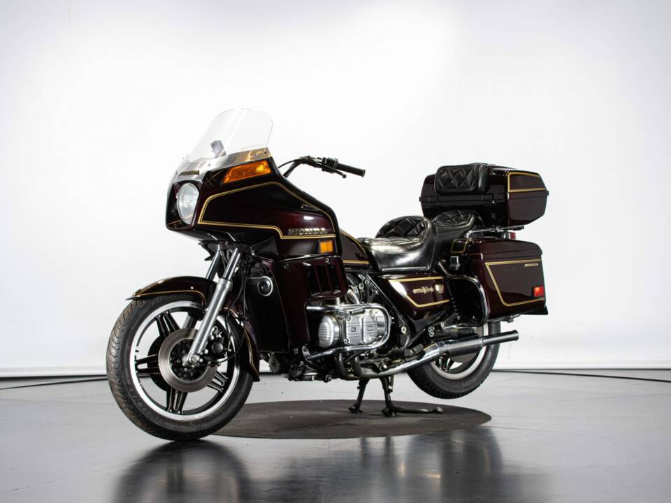 Immagine 8/50 di Honda GL 1100 Gold Wing (1981)