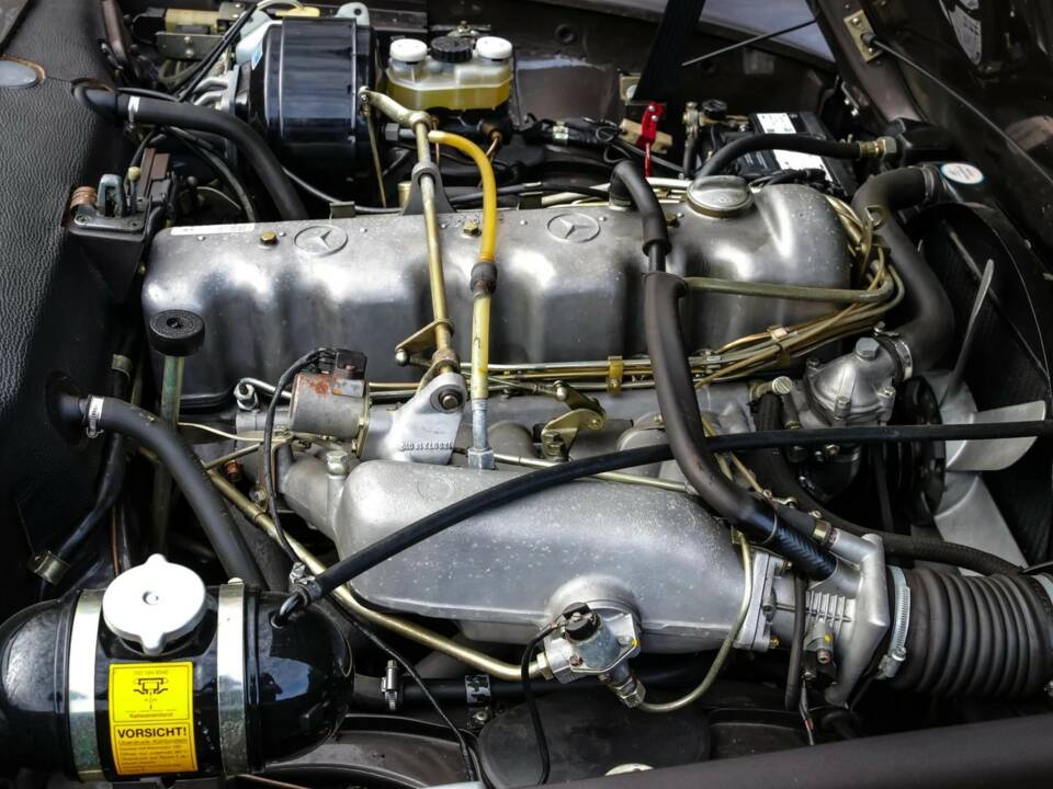 Image 19/21 de Mercedes-Benz 280 SL (1969)