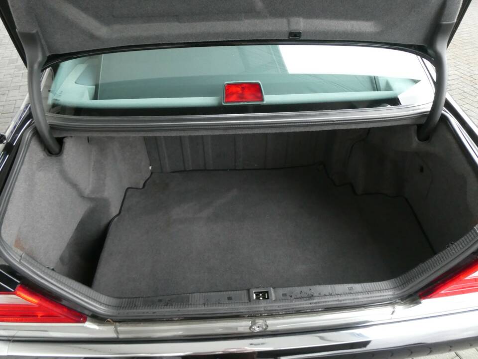 Image 16/16 of Mercedes-Benz S 500 L (1996)