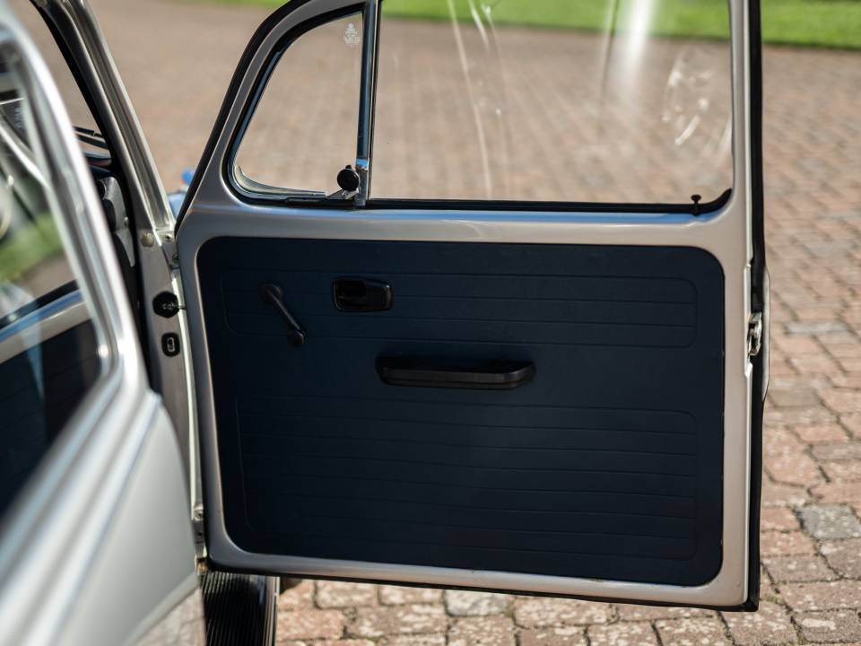 Image 35/36 of Volkswagen Käfer 1303 (1974)