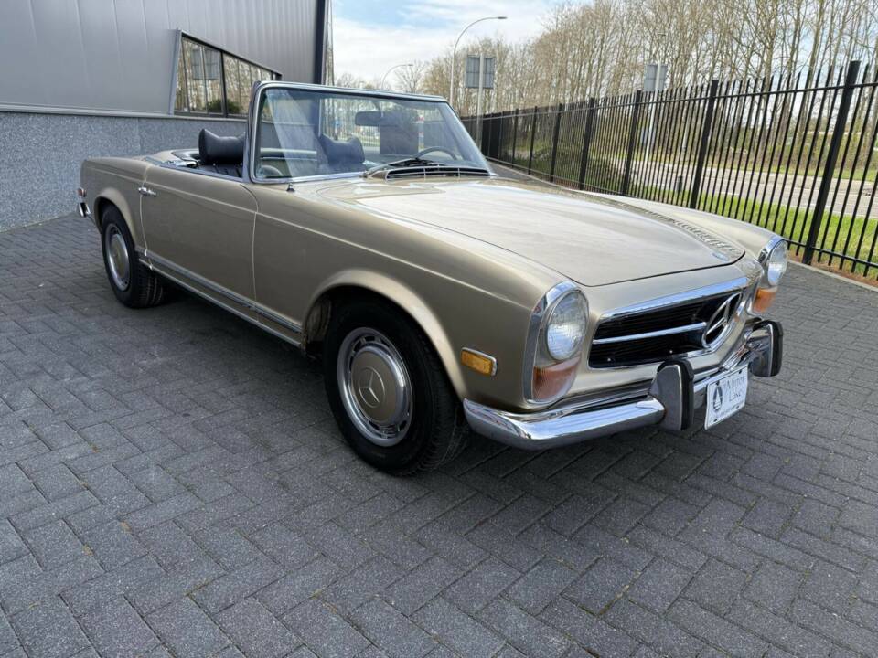 Bild 8/49 von Mercedes-Benz 280 SL (1971)