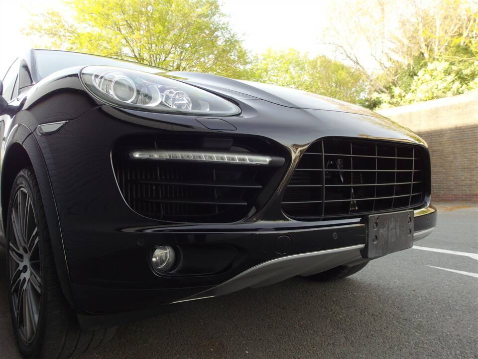 Imagen 12/97 de Porsche Cayenne Turbo (2011)