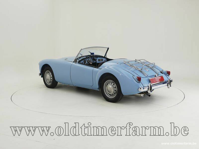 Image 4/15 of MG MGA 1500 (1957)