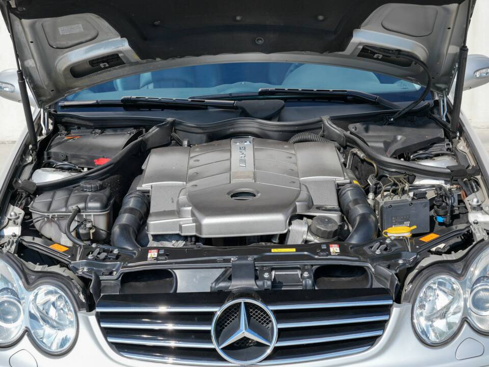 Bild 25/35 von Mercedes-Benz CLK 55 AMG (2003)