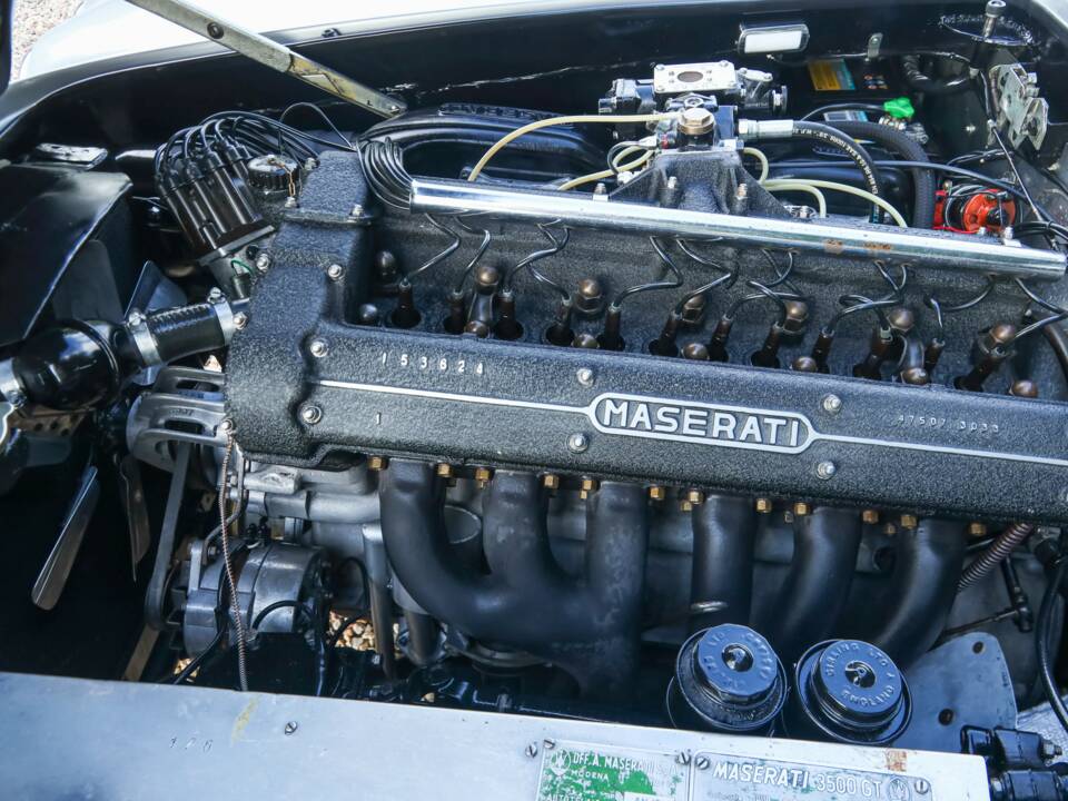 Image 34/50 of Maserati 3500 GTI Sebring (1967)
