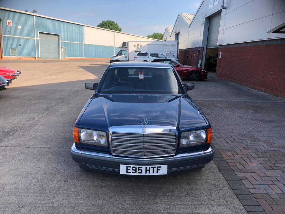 Image 3/13 of Mercedes-Benz 300 SE (1988)