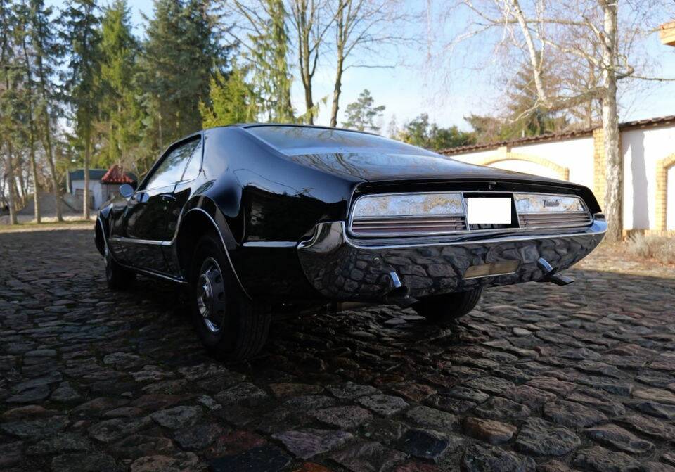 Image 7/8 of Oldsmobile Toronado (1966)