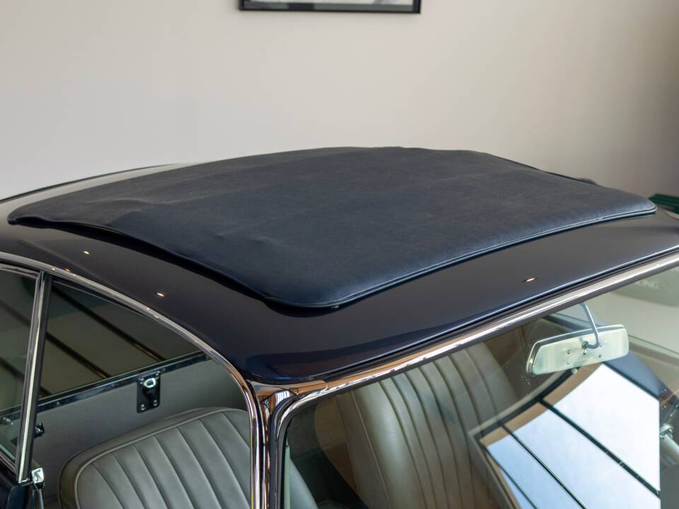 Image 4/23 de Jaguar Type E 4.2 (1967)