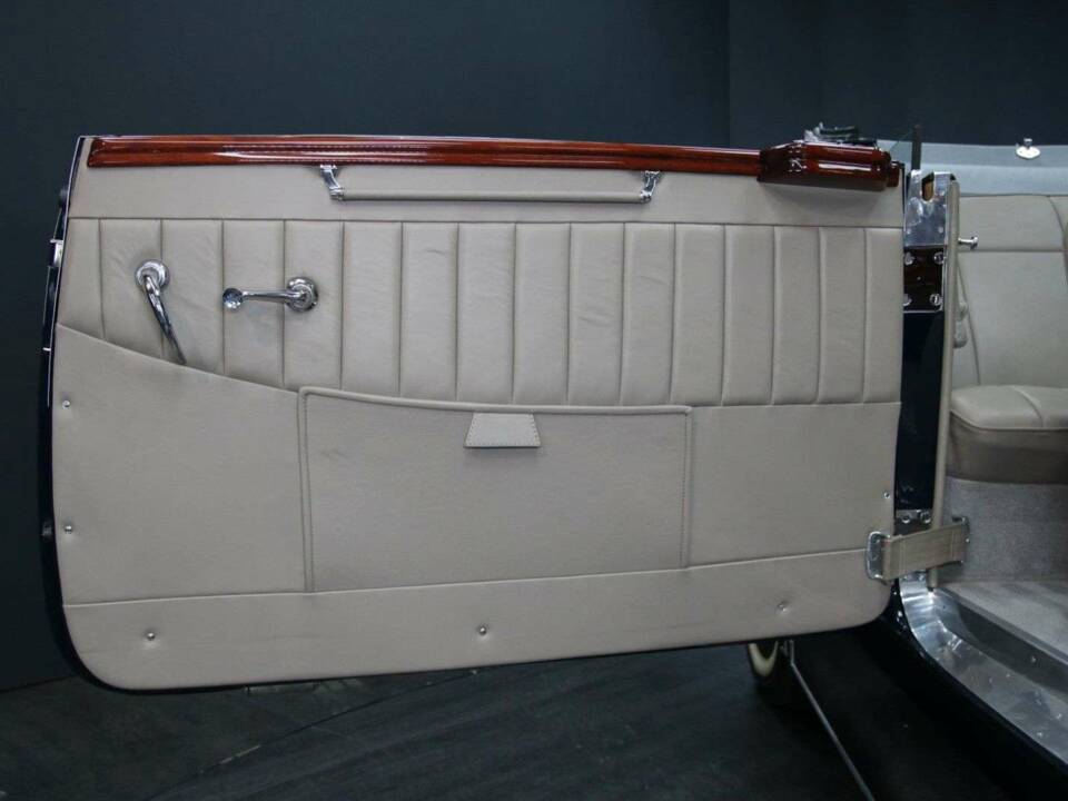 Image 31/50 of Mercedes-Benz 320 Cabriolet B (1939)