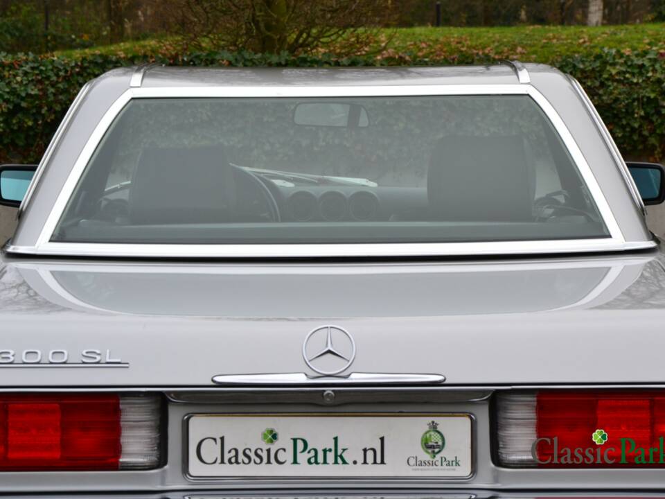 Image 35/50 of Mercedes-Benz 300 SL (1986)