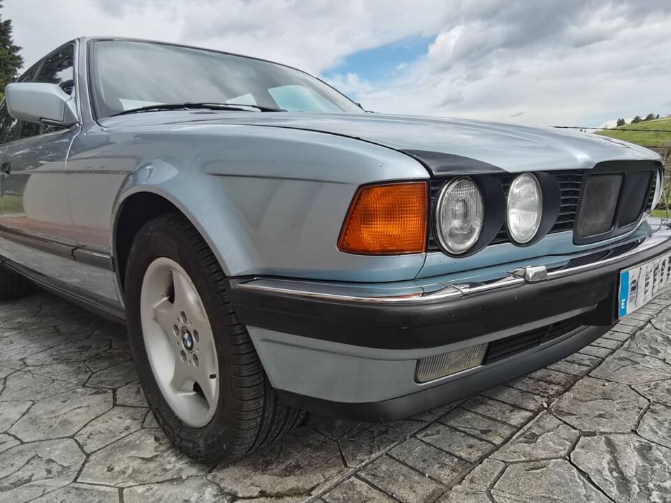 Bild 26/26 von BMW 750i (1990)