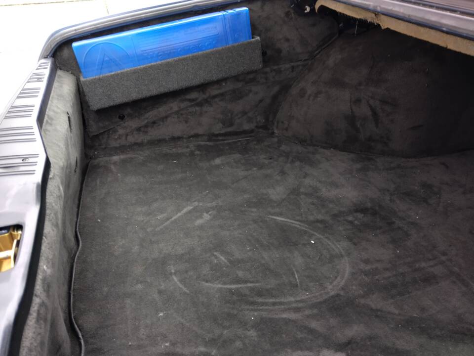 Bild 14/113 von BMW 735i (1986)