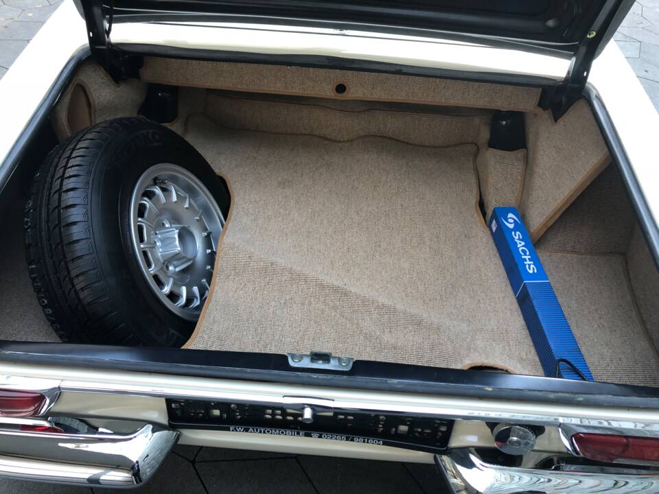 Image 13/43 of Mercedes-Benz 230 SL (1967)