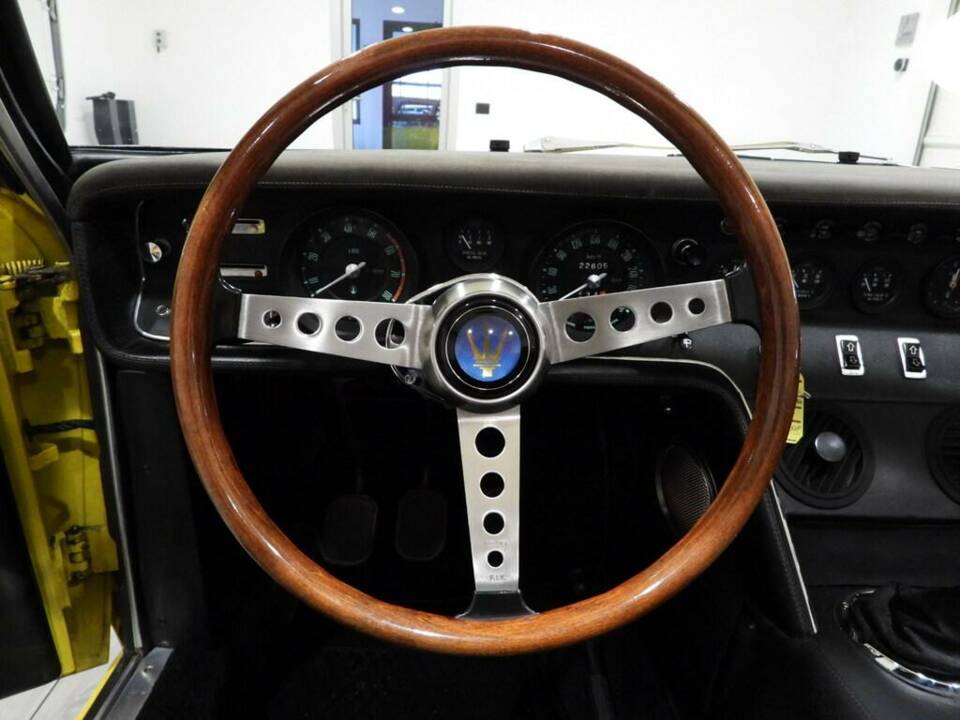 Image 7/15 of Maserati Ghibli Spyder (1969)