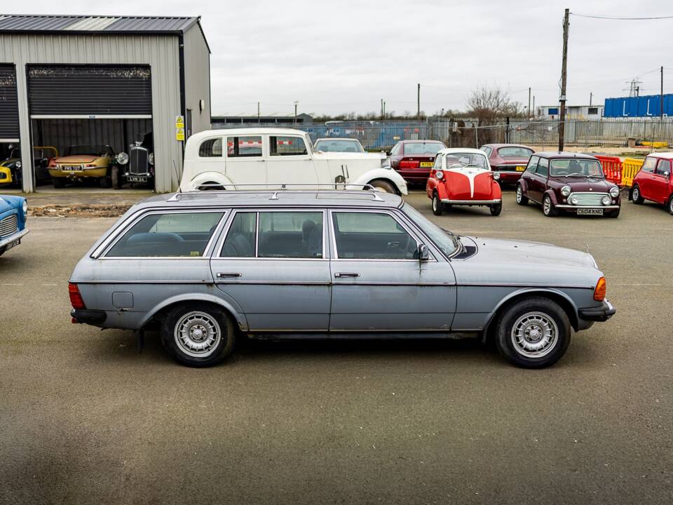 Bild 20/50 von Mercedes-Benz 280 TE (1983)