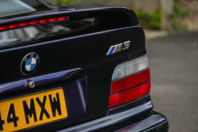 Image 36/40 of BMW M3 (1998)