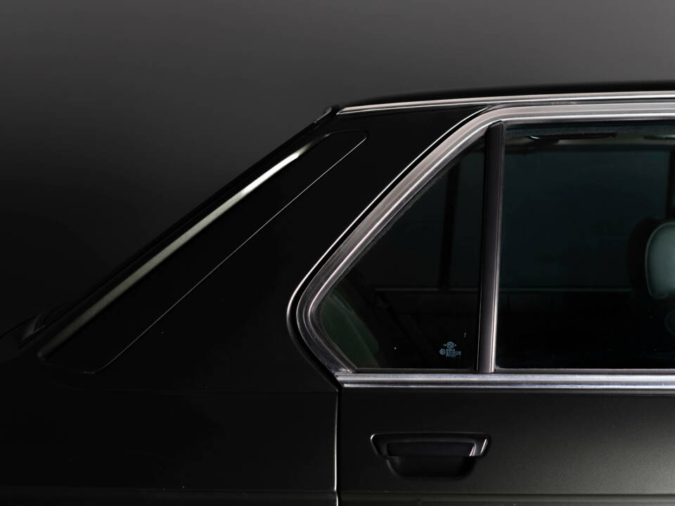 Immagine 13/43 di BMW 528i (1986)