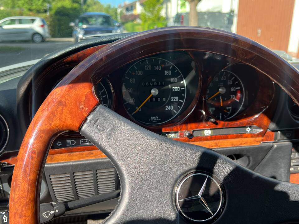 Image 16/23 of Mercedes-Benz 300 SL (1986)