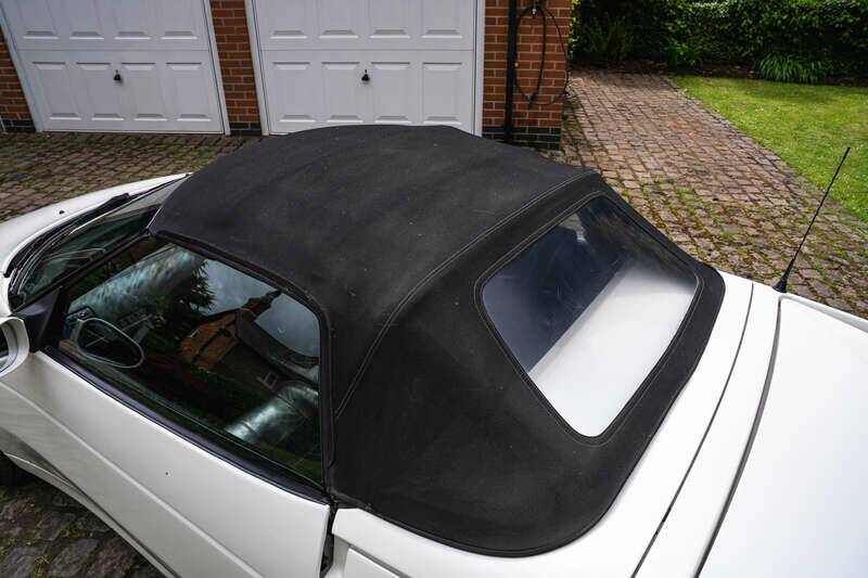 Bild 45/50 von Lotus Elan (1991)