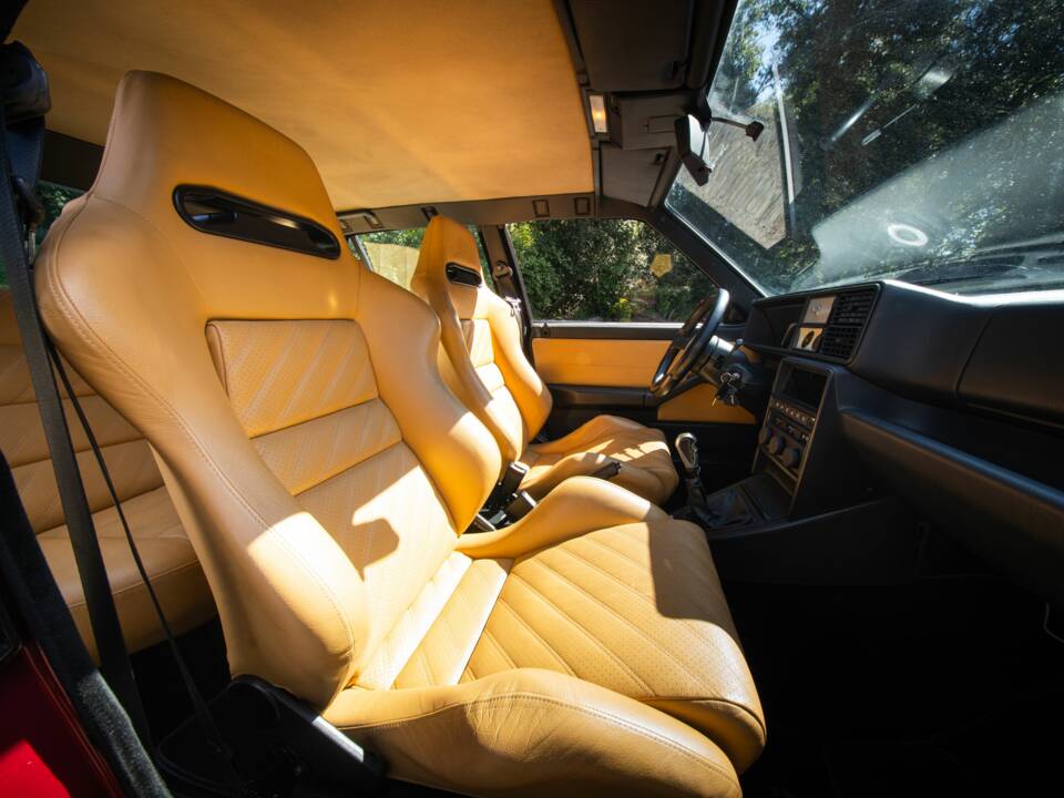 Image 26/63 of Lancia Delta HF Integrale Evoluzione II (1994)
