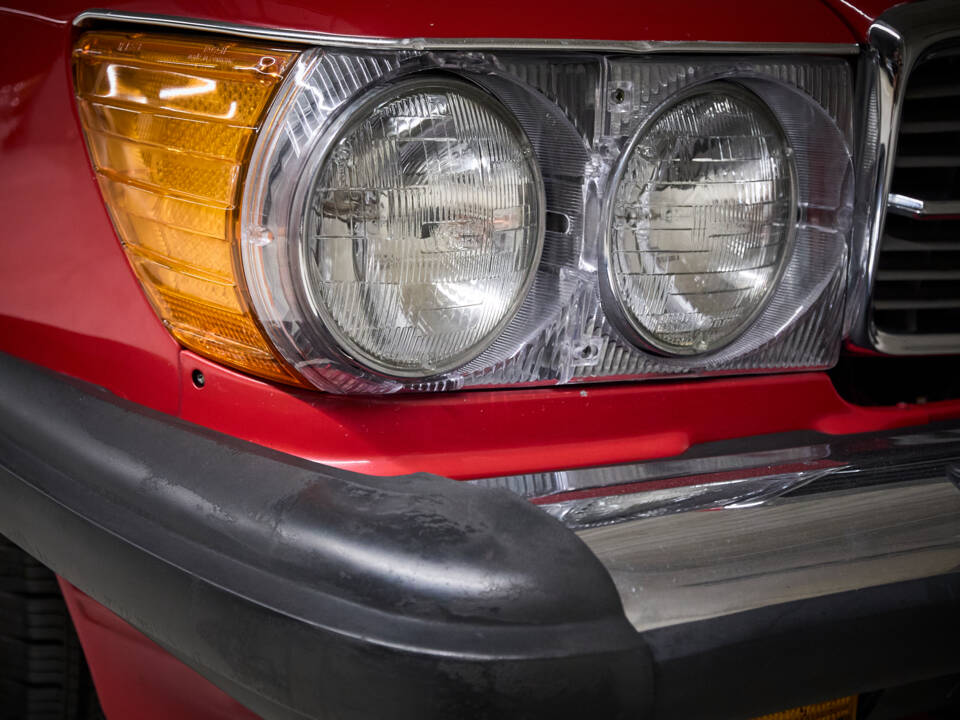 Image 26/89 of Mercedes-Benz 560 SL (1986)
