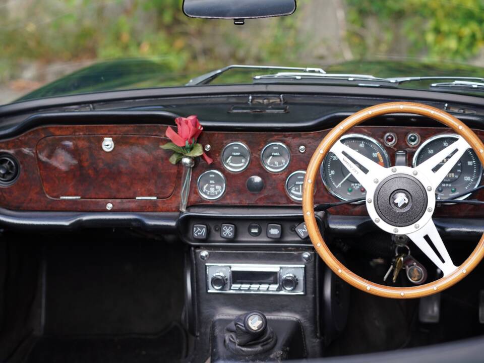 Image 9/15 de Triumph TR 6 (1969)