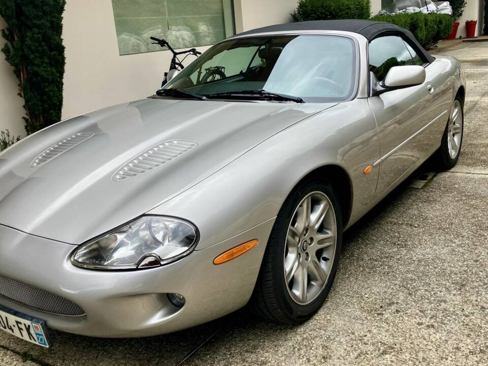 Imagen 2/8 de Jaguar XKR (1999)