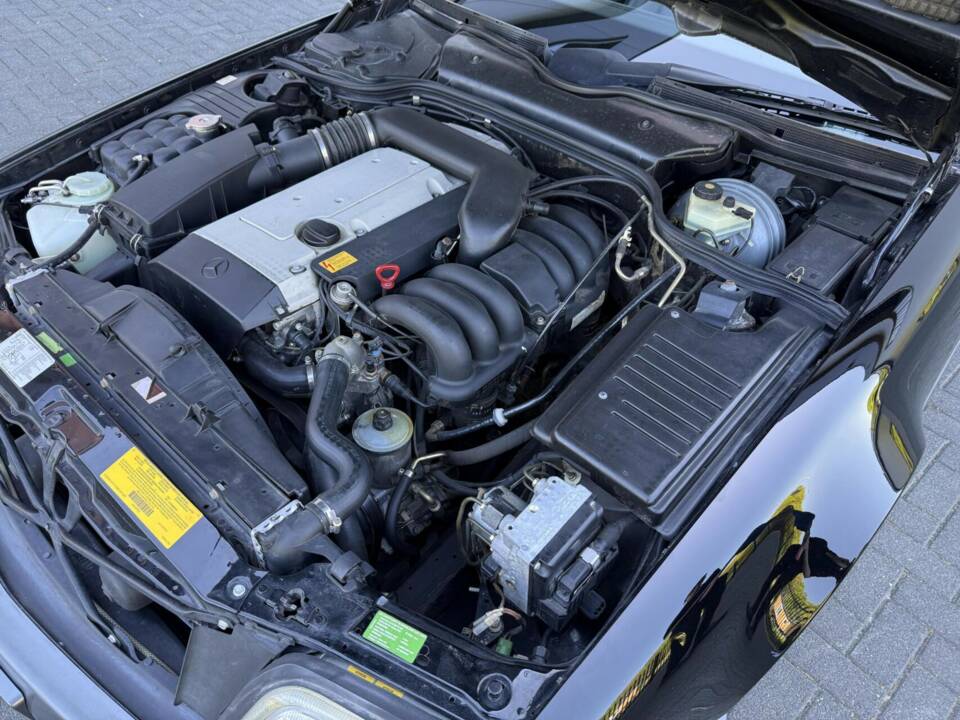 Image 33/46 of Mercedes-Benz SL 320 (1995)