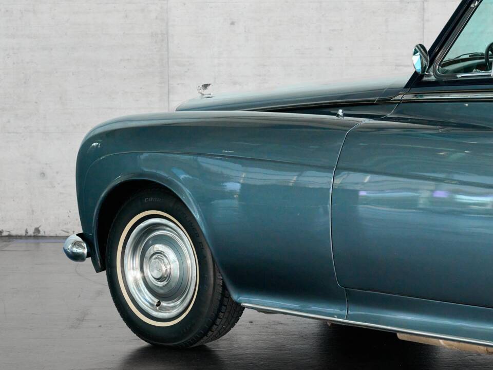 Image 13/50 of Bentley S 3 (1964)