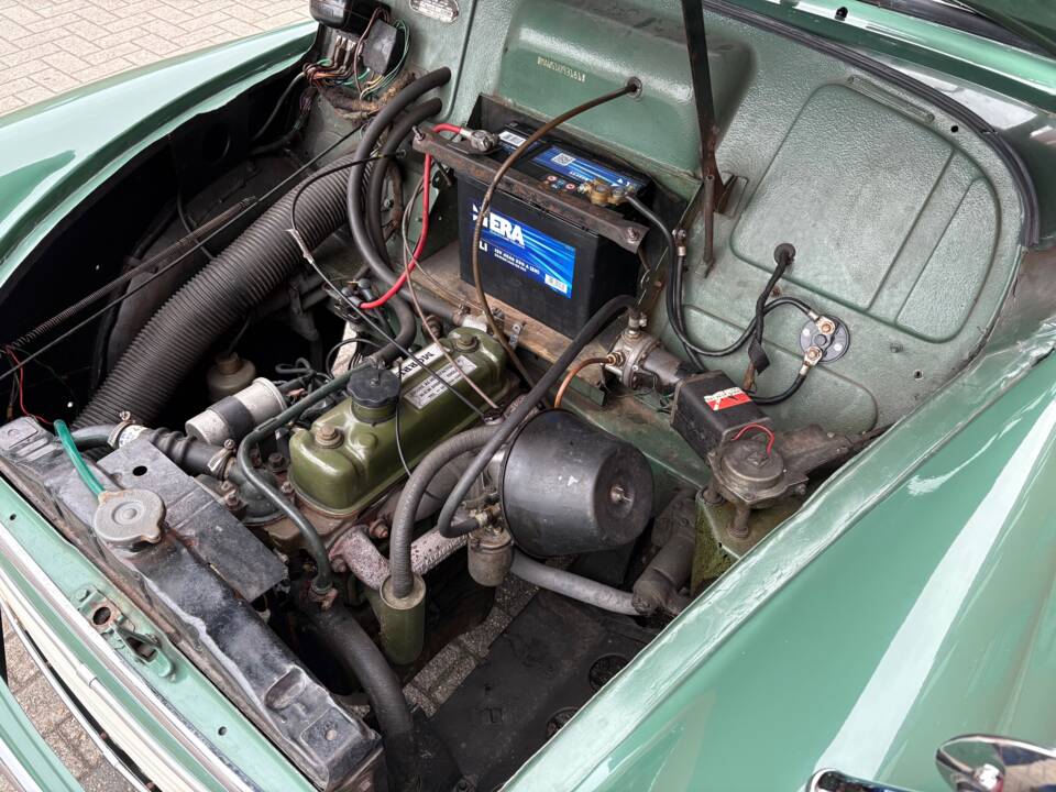 Image 12/16 of Morris Minor 1000 Traveller (1965)