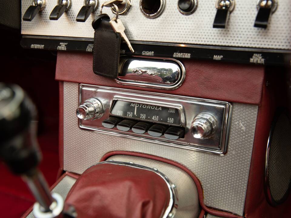 Image 44/50 of Jaguar E-Type 3.8 Flat Floor (1961)