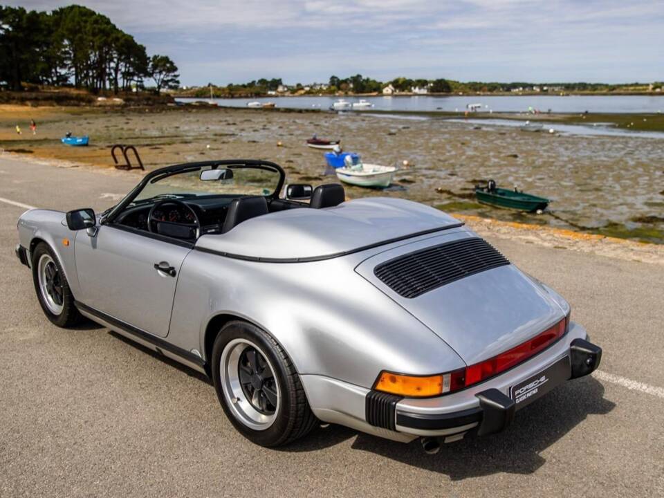 Image 27/132 of Porsche 911 Speedster 3.2 (1989)