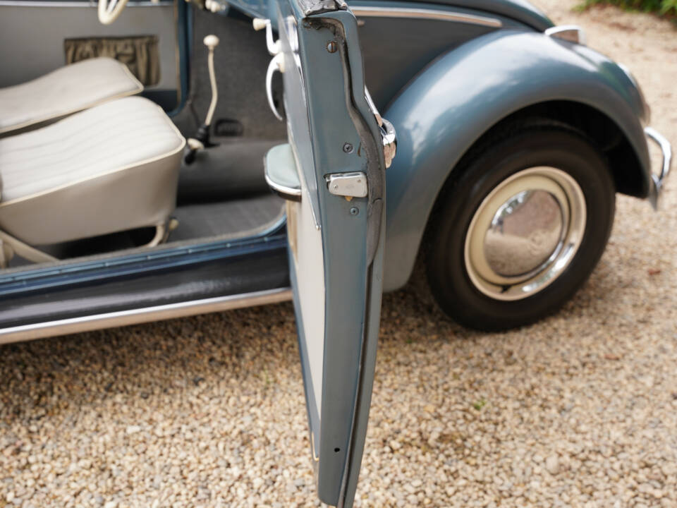 Image 34/50 of Volkswagen Käfer 1200 Cabriolet (1958)