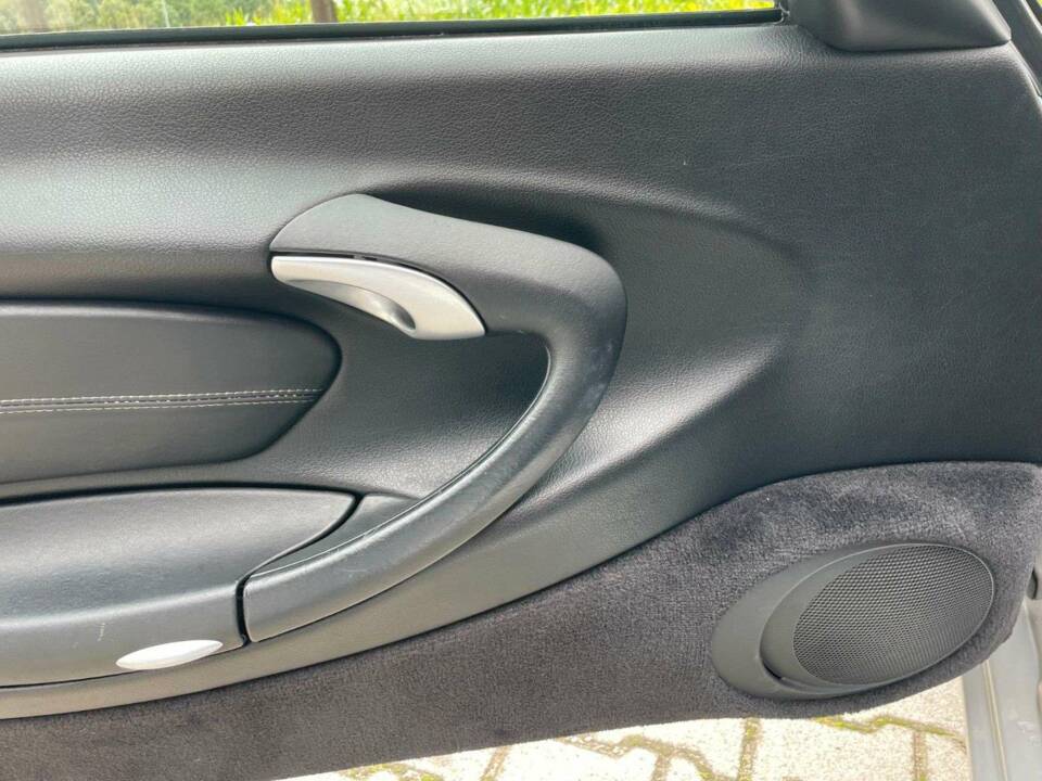 Bild 14/20 von Porsche 911 Carrera (2004)