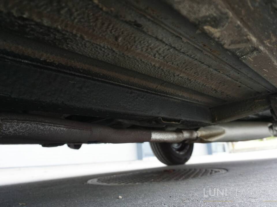 Image 49/54 de MG MGB GT (1974)