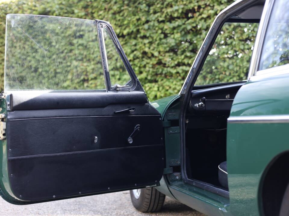 Bild 44/50 von MG MGB GT (1967)