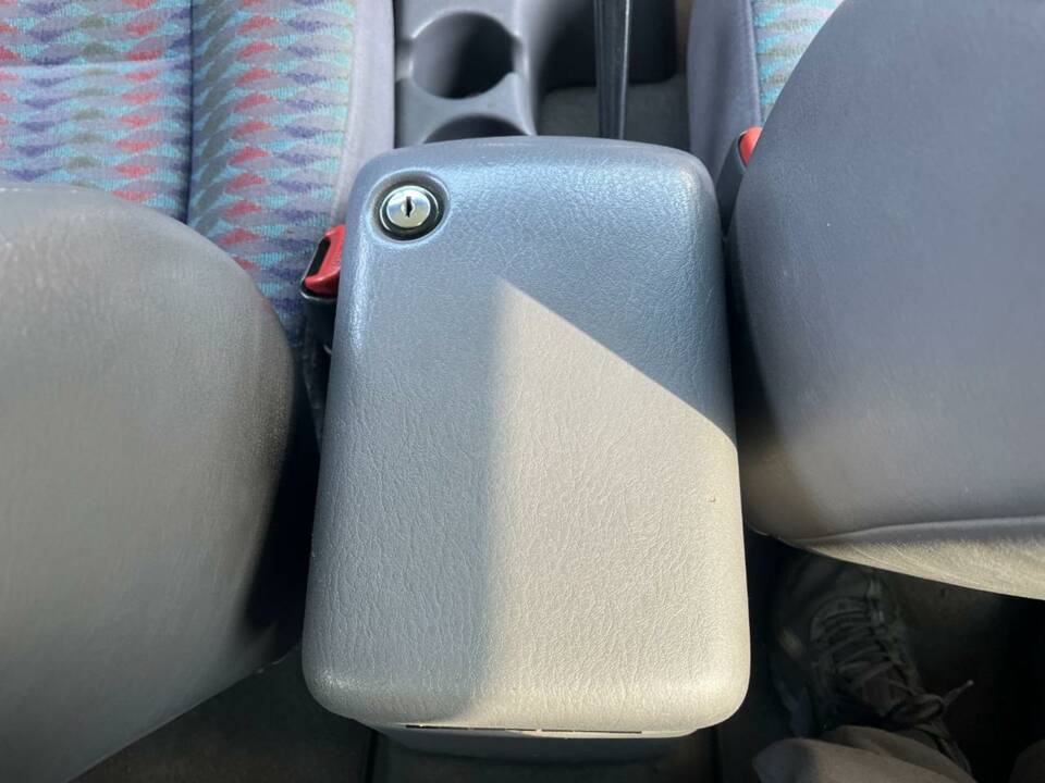 Image 21/38 of Jeep Wrangler Sport Hardtop 2.5 (1997)
