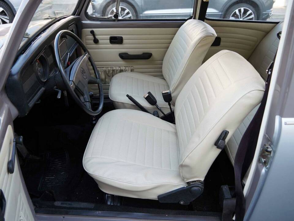 Bild 13/19 von Volkswagen Beetle 1200 L (1980)