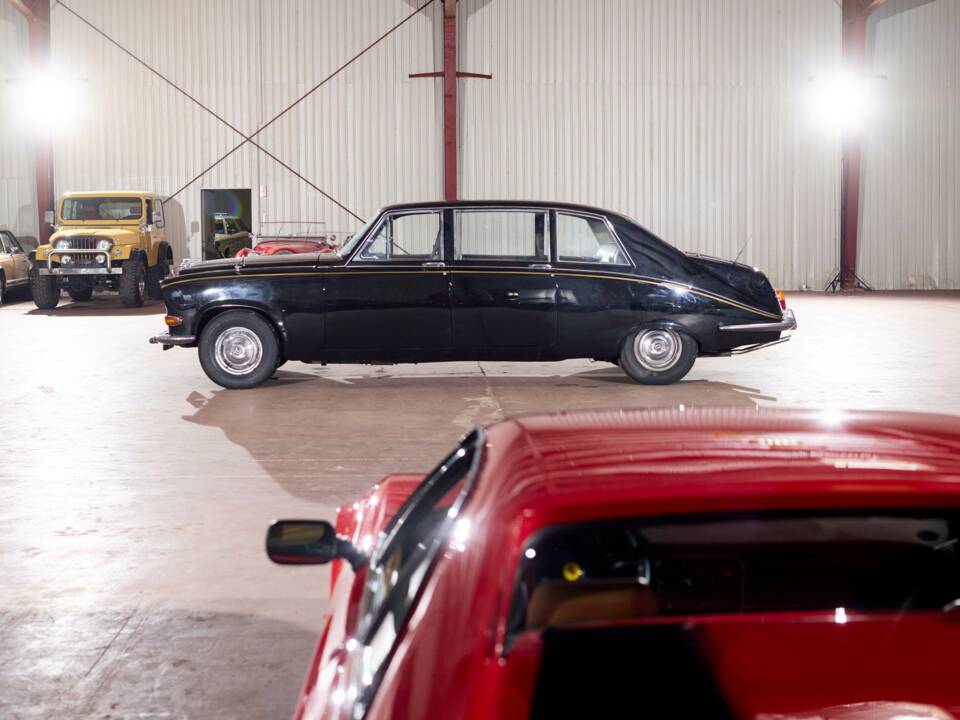 Image 35/70 of Daimler DS 420 (1976)