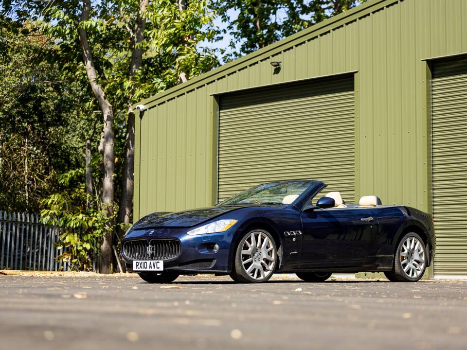 Immagine 32/36 di Maserati GranCabrio 4.7 (2010)