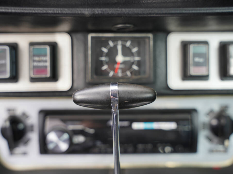Bild 29/50 von Jaguar XJ 6 C 4.2 (1976)