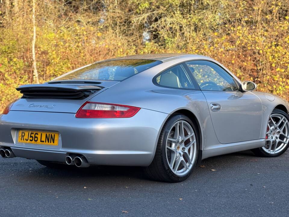 Image 7/25 of Porsche 911 Carrera S (2006)